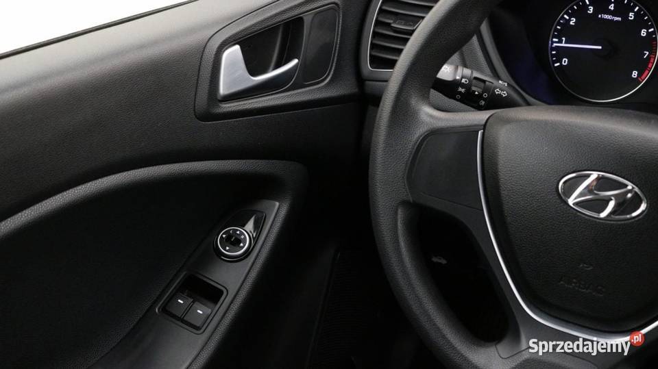 Hyundai i20 Classic plus 2016 12 benzyna niebieski Warszawa
