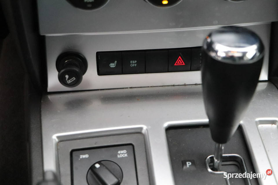 Dodge Nitro SKÓRA klima automat 4x4 hak ESP