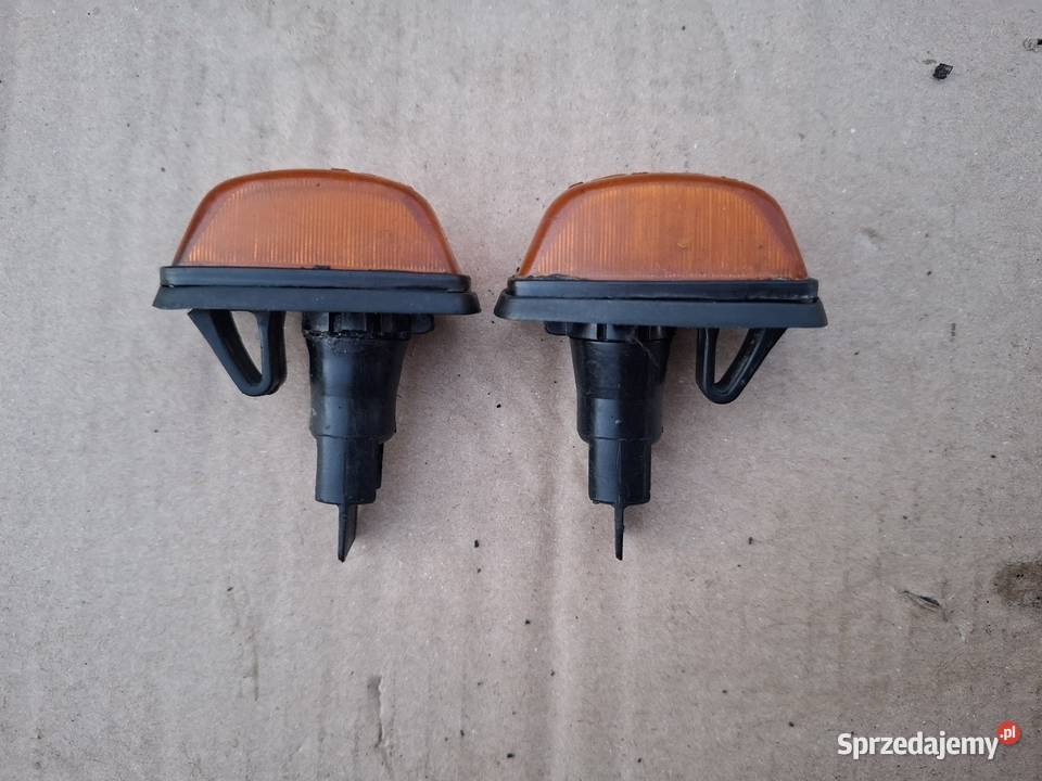 Kierunkowskazy kierunki migacze boczne Fiat 126p Strzelce Opolskie