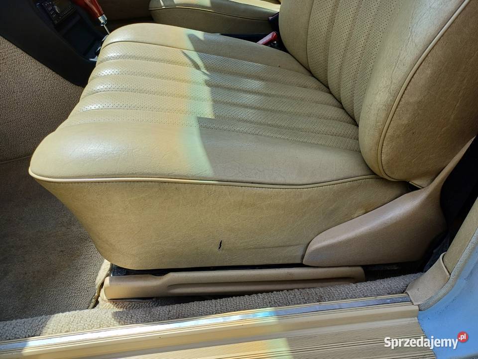 Kompletne wnętrze Mercedes W123 jasnobeżowy Fotele i kanapy Jelcz-Laskowice