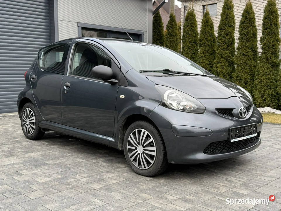 Toyota Aygo 5D Salon Bezwypadkowa 1wł nowości Motoryzacja Chechło sprzedam