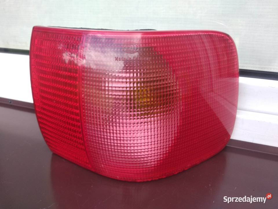 Audi 80 B4 sedan lampa tył tylna prawa w błotnik Lampy tylne