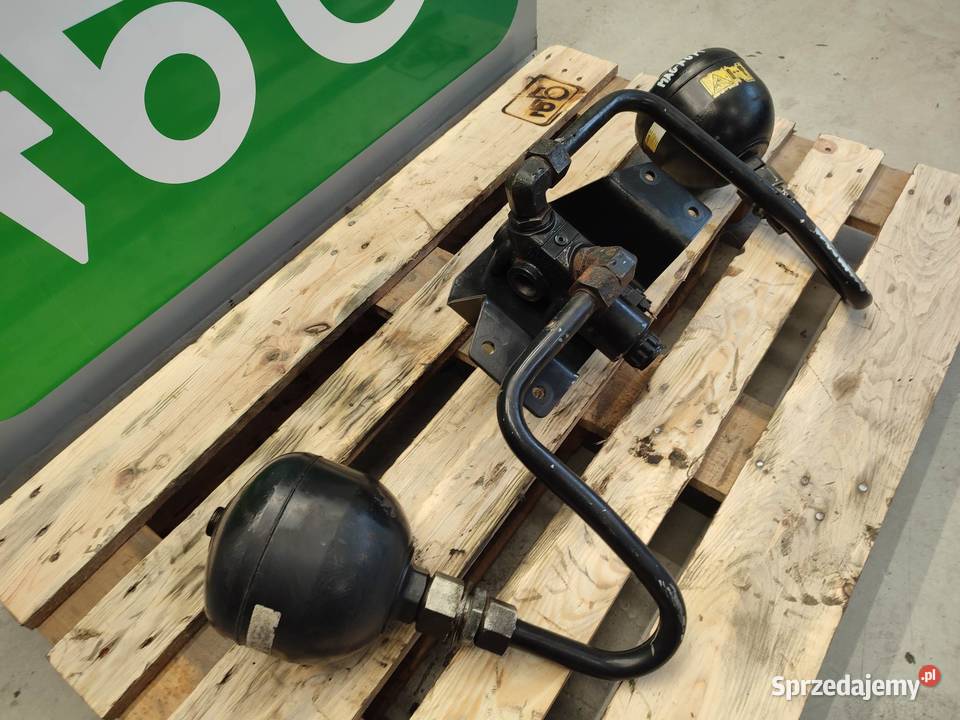 Amortyzacja przedniego tuza Case 370 Magnum Wilkowo