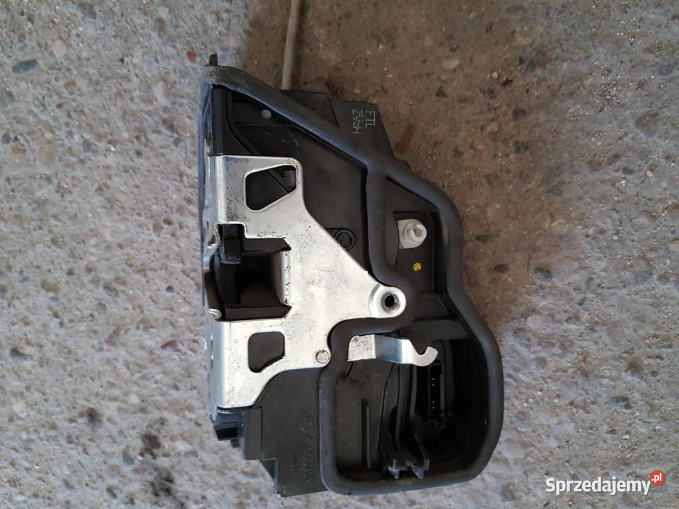 BMW 1 BMW 3 E87 LCI E90 LCI ZAMEK DRZWI LEWY zamki, wkładki, kluczyki Turek