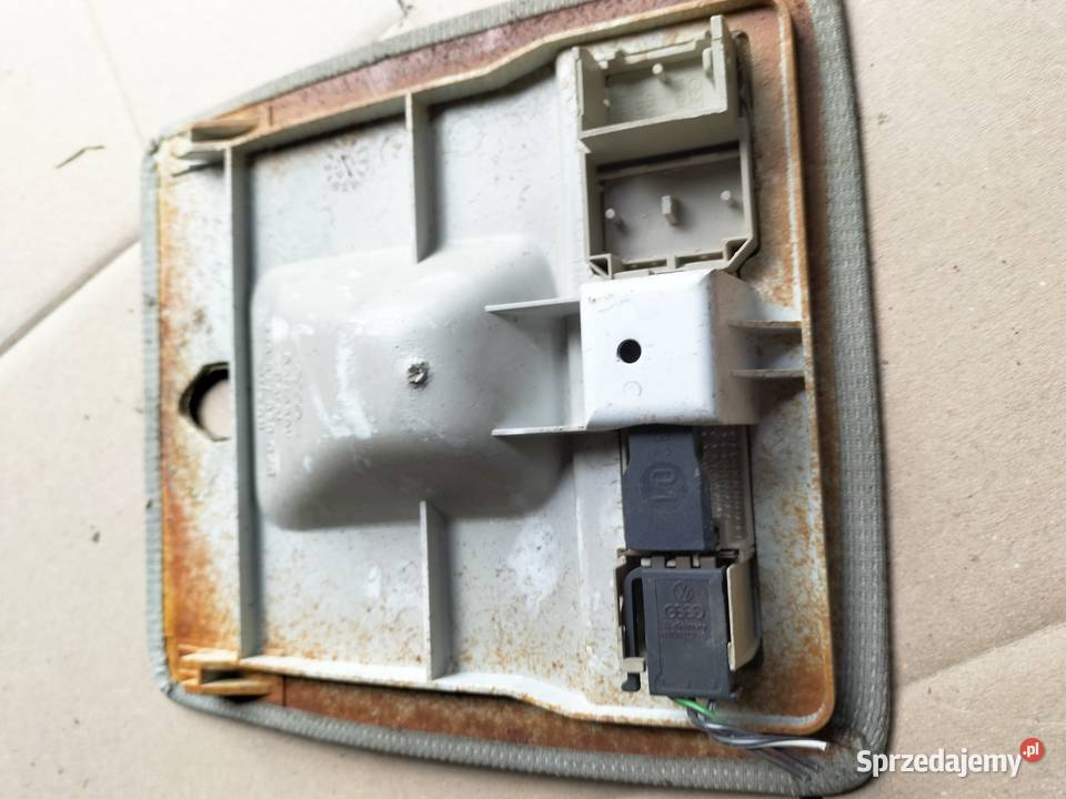 AUDI 80B4 443877829 LAMPKA WNĘTRZA OŚWIETLENIE Kamień-Kolonia