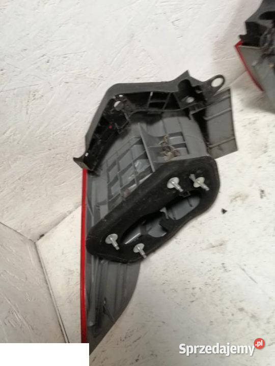 Honda Accord VIII 2010 lampa tył prawa lewa