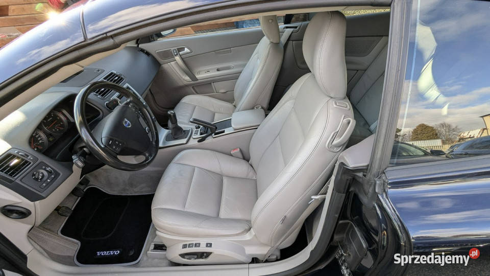 Volvo C70 20D136OPŁACONYBezwypadkowy Klimatronik Rok produkcji 2009 sprzedam