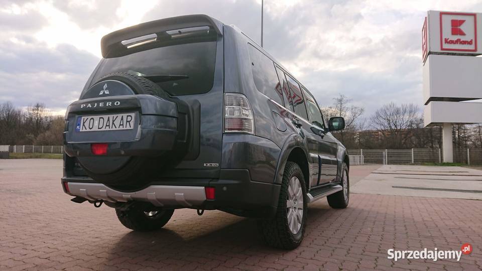 Mitsubishi Pajero IV 38 V6 MIVEC w perfekcyjnym elektrycznie ustawiane fotele Kraków