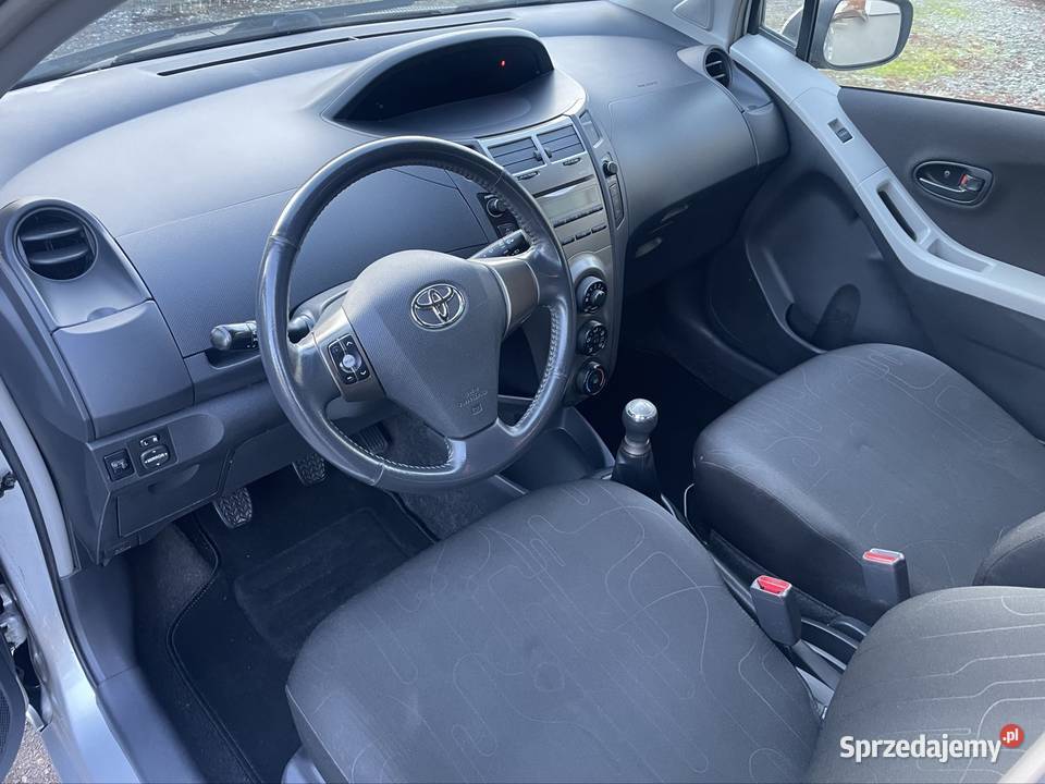 Toyota yaris 2009 5drzwi klima komputer super wielofunkcyjna kierownica Jelenia Góra sprzedam