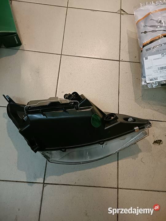 DEPO REFLEKTORY LAMPY PRZÓD FORD FOCUS Krosno sprzedam