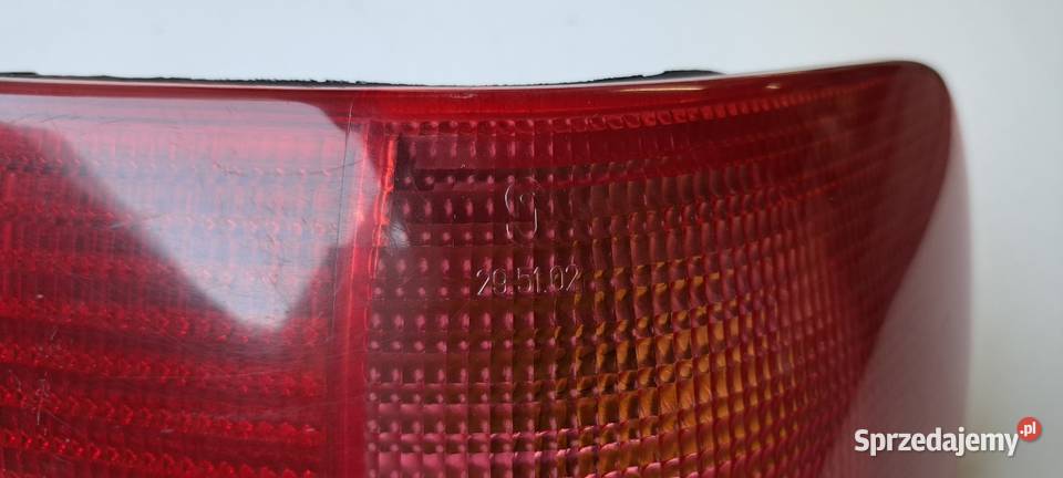 Lampa tylna prawa 8A0945096D Audi 80 B4 Sedan osobowe Lampy tylne pomorskie Luzino
