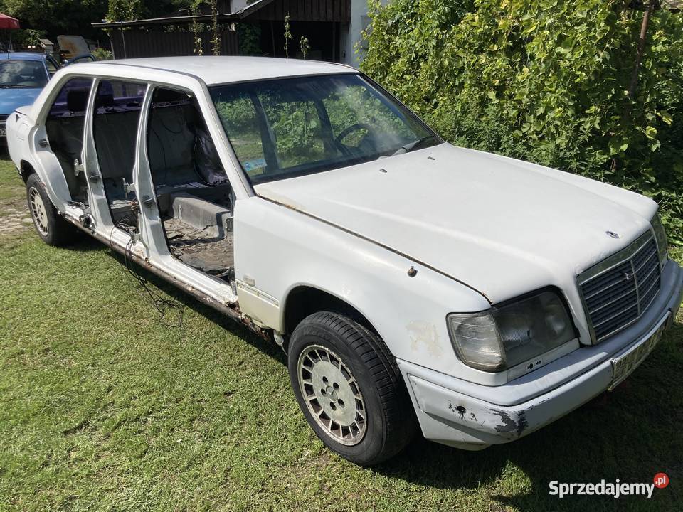 Mercedes 124 Pullman 8 osób