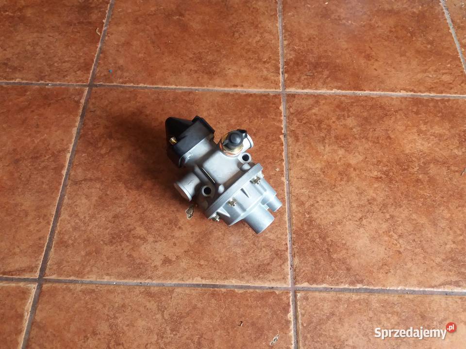 Zawór Regulator Ciśnienia Powietrza URSUS C385 Części zamienne Garwolin sprzedam