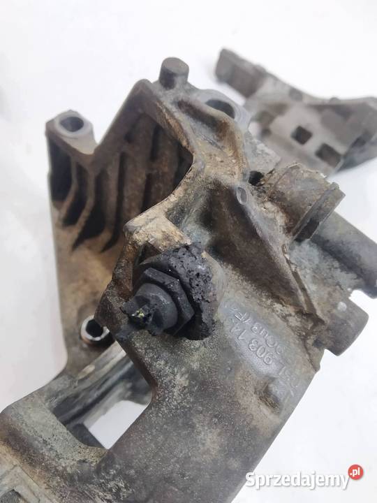 ŁAPA WSPORNIK 05L903143 20 TDI Audi A6 V 2018 C8