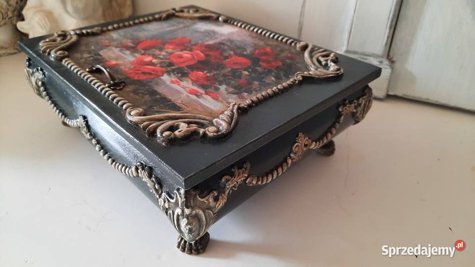 Stylowa szkatułka z rózami małopolskie