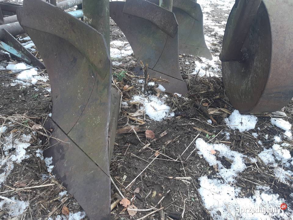 Pług 3 skibowy ursus c 360 Pługi opolskie Brzeg
