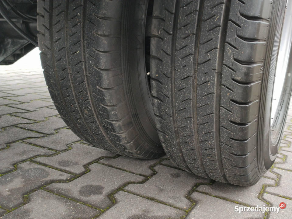 Iveco Daily 70C18 V H Firana Tył Drzwi Zadbany w czujnik deszczu Samochody dostawcze Widełki sprzedam