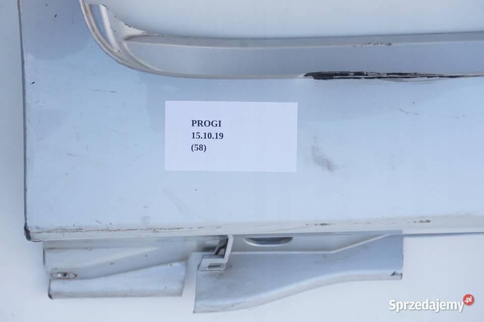 LISTWA PROGOWA PRAWA PRÓG TOYOTA COROLLA VERSO Nowy Tomyśl