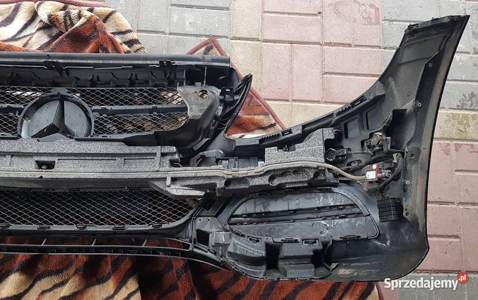 MERCEDES W 205 C KLASA zderzak przedni kompletny