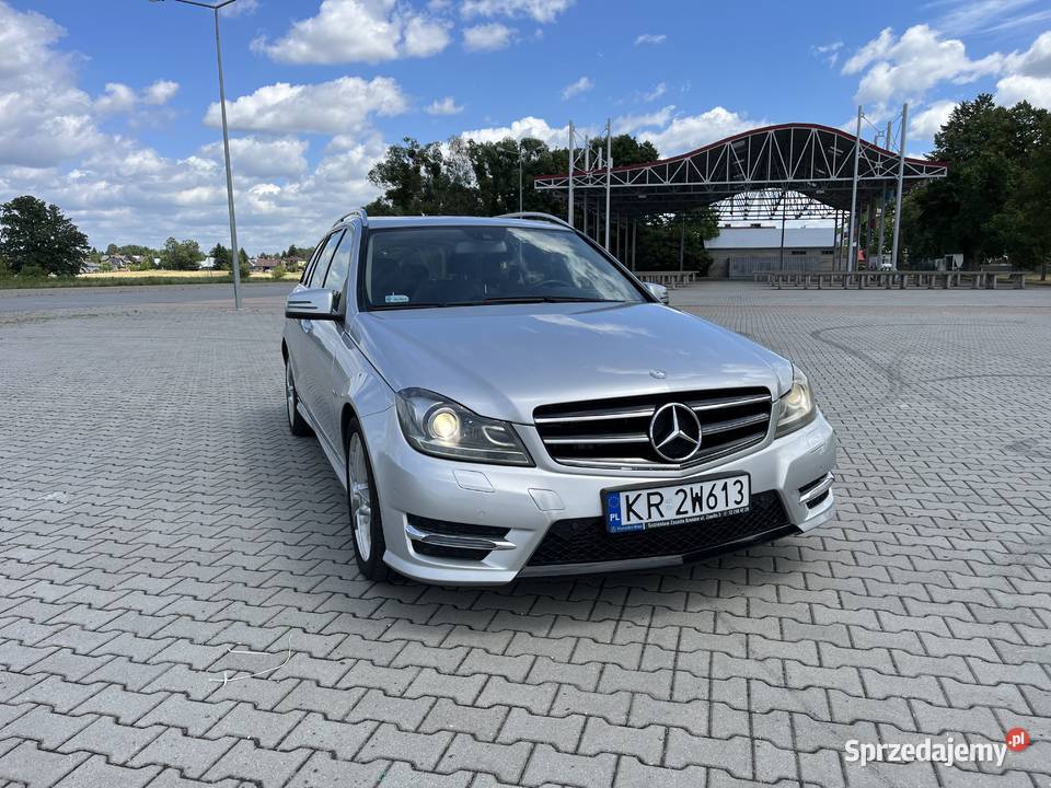 Mercedes C300 4Matic AMG wyposażenie Avantgarde Huta Komorowska