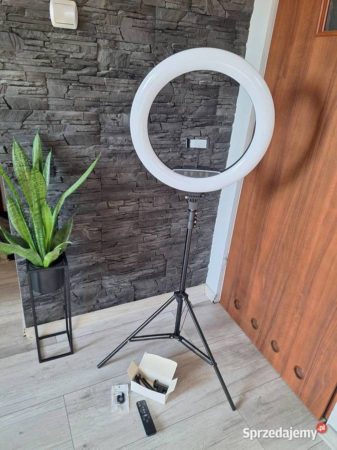 Lampa pierścieniowa Świdnica