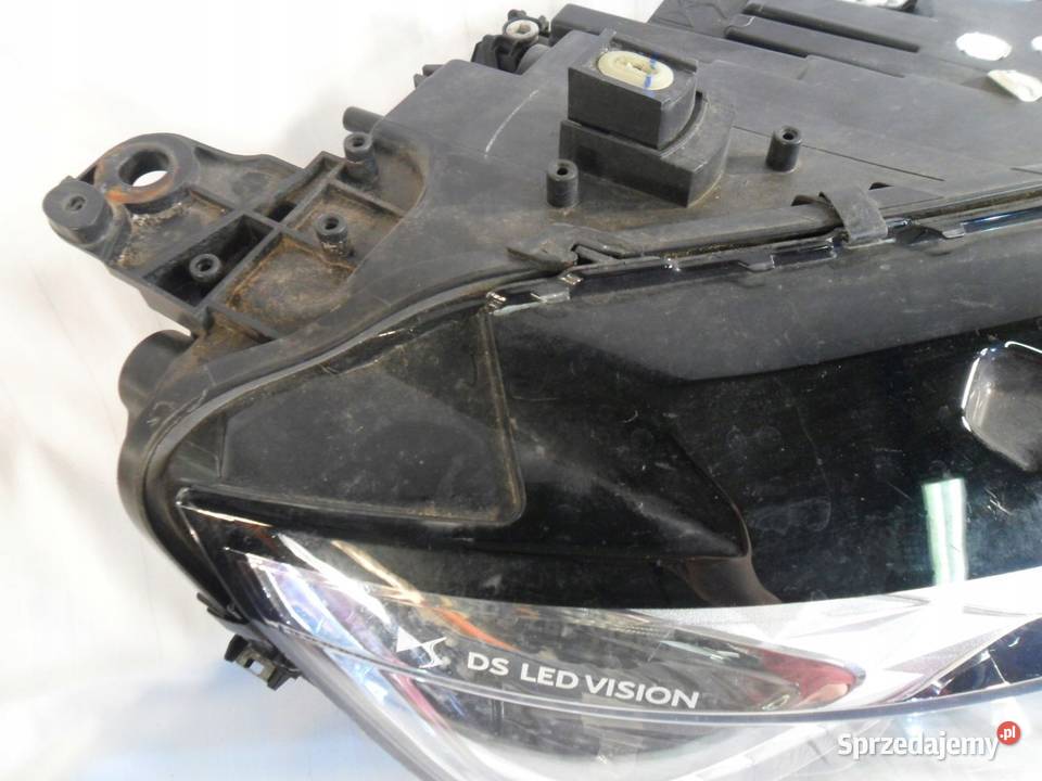 Citroen DS7 Crossback reflektor prawy przedni osobowe Nowy Tomyśl