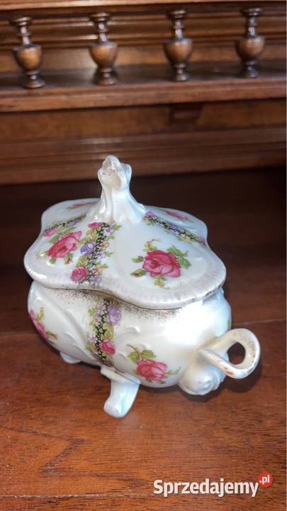 Puzderko na 3 nóżkach Śliczne Finezyjne uchwyty Porcelana i szkło pomorskie Gdańsk
