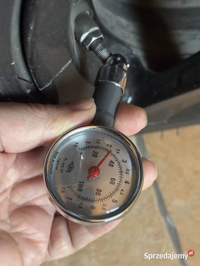 Sprzedam analogowy manometr do pomiaru ciśnienia śląskie Bytom