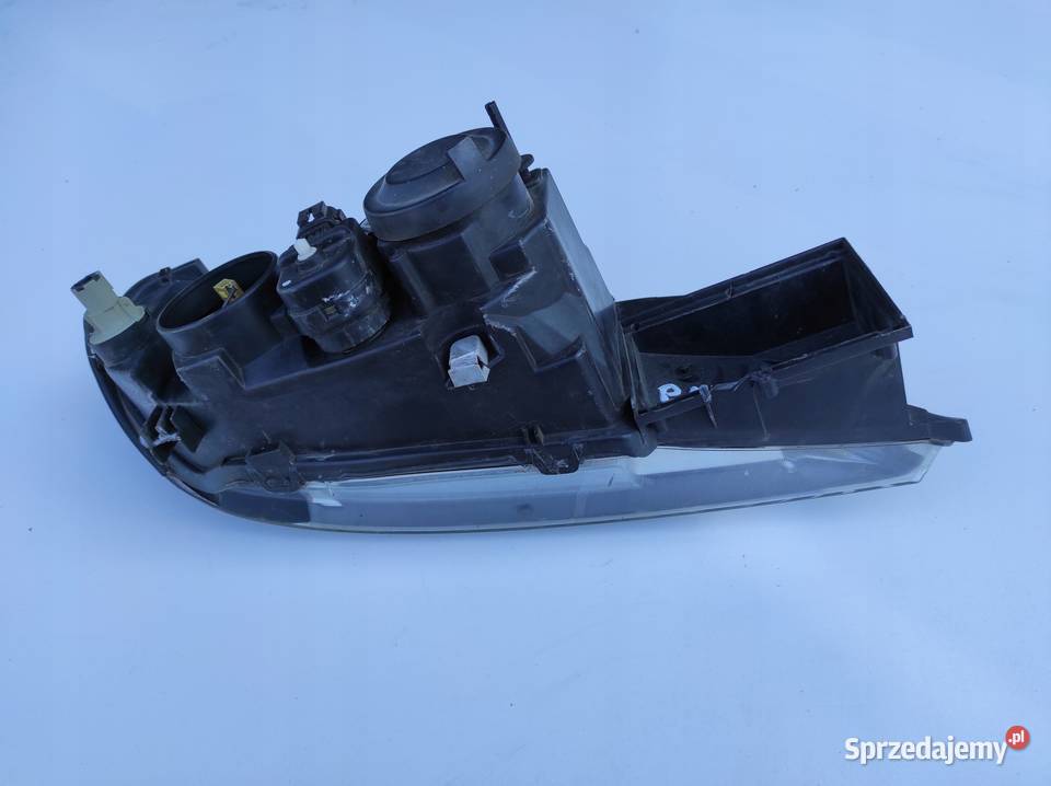 LAMPA PRZEDNIA LEWA NISSAN PRIMERA P11 KOMBI