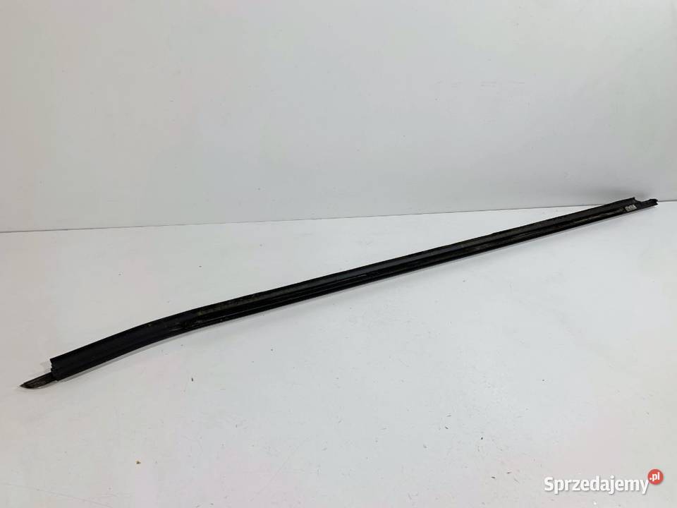 LISTWA ZGARNIAJĄCA PRZÓD LEWY SKODA SUPERB III osobowe sprzedam