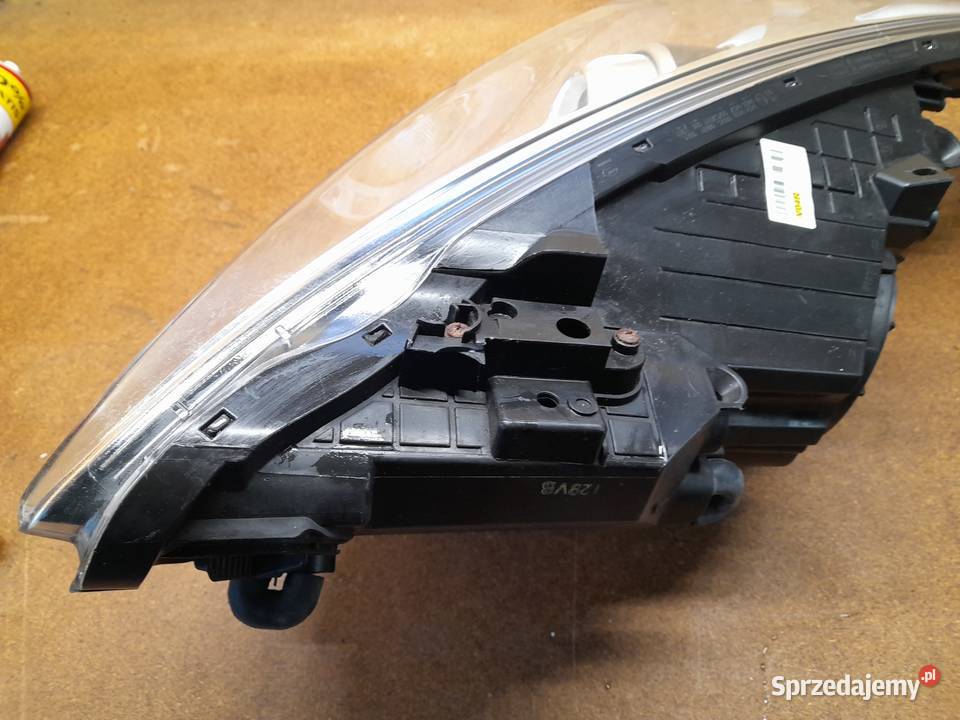 HYUNDAI I40 LAMPA PRZEDNIA PRZÓD PRAWA Lampy przednie