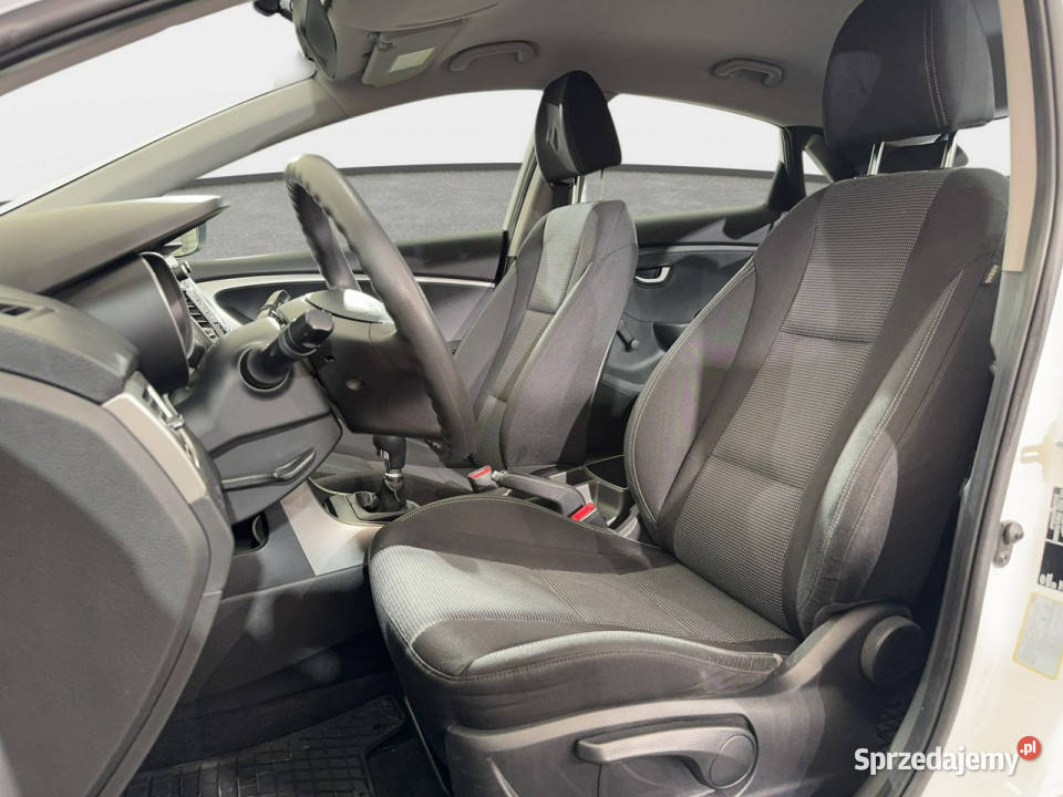 Hyundai i30 14 99 M6 2015 r salon serwisowany Rok produkcji 2015 Myślenice