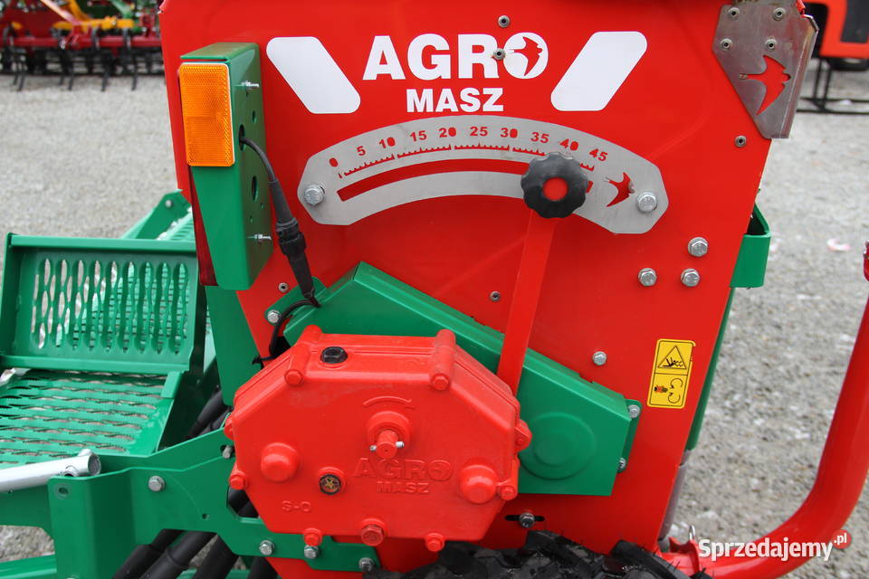 Siewnik zbożowy siewniki 25 m 27 30 m agromasz nieuszkodzony Rogóźno