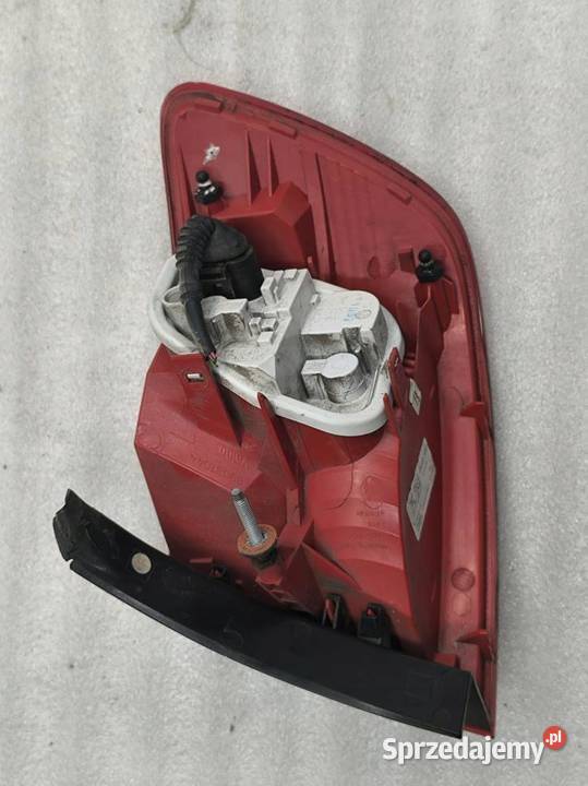 LAMPA LEWY TYŁ LED A6 C6 KOMBI 4F9945095E