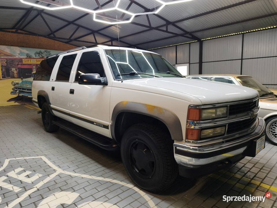 Chevrolet Suburban 57 V8 4x4 Zamość
