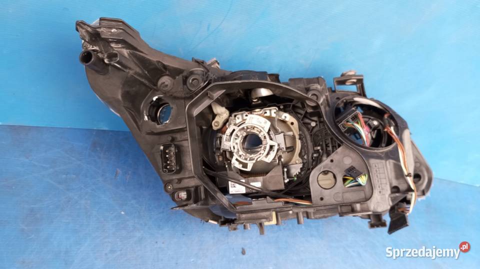 LAMPA LEWY PRZÓD EUROPA XENON DYNAMIC SKRĘTNY Lampy przednie