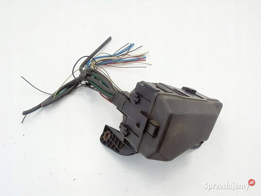 SKRZYNKA BEZPIECZNIKÓW BEZPIECZNIKOWA TOYOTA Sosnowiec