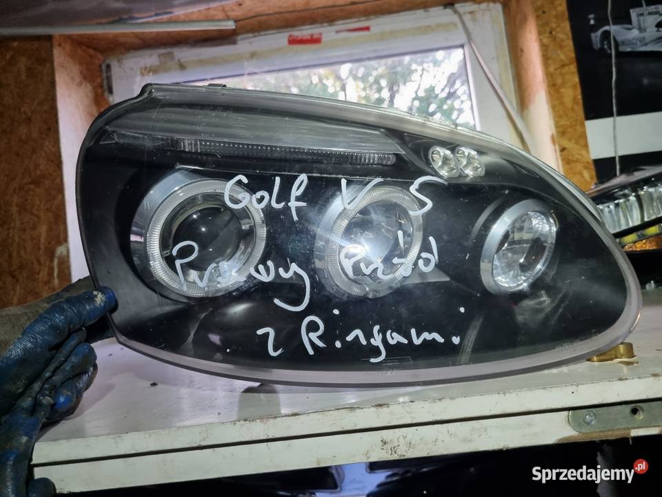 VW Golf V 5 Lampa z Ringami Junyan Prawa prawe małopolskie Skawina sprzedam