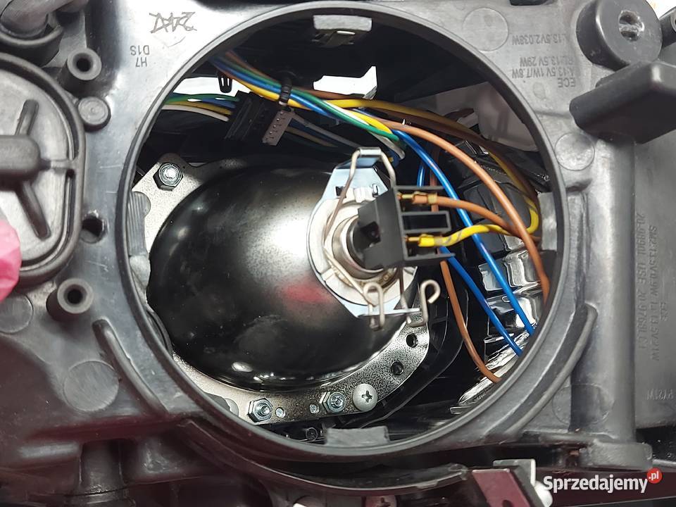 BMW F10 10r lampa lewa przód ANGLIK osobowe Kielce