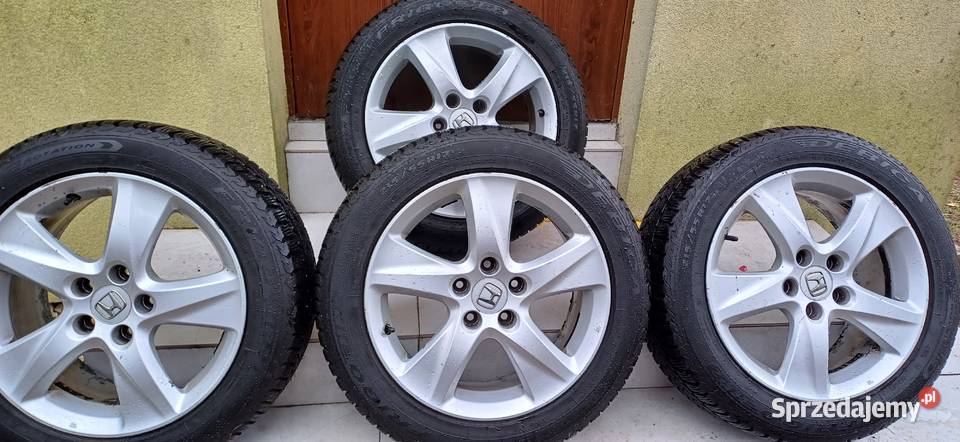 Komplet alufelg HONDA r 17 z oponami zimowymi