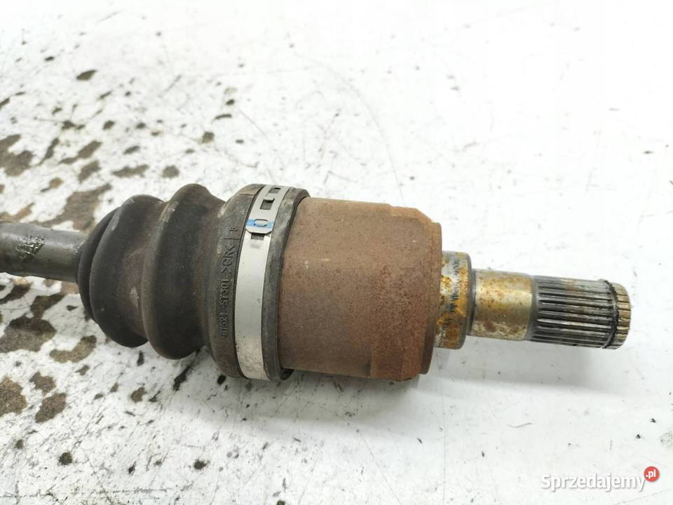 PÓŁOŚ LEWY PRZÓD 16 CRDI 115 49500G4400 Hyundai