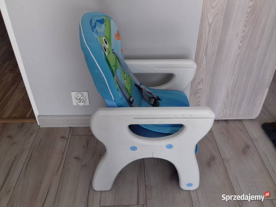 Krzesło dziecka z regulowanym oparciem pasami