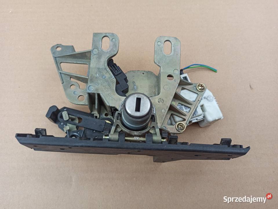 VW PASSAT B5 zamek klapy bagażnika 3b0827297 Bolesławiec sprzedam