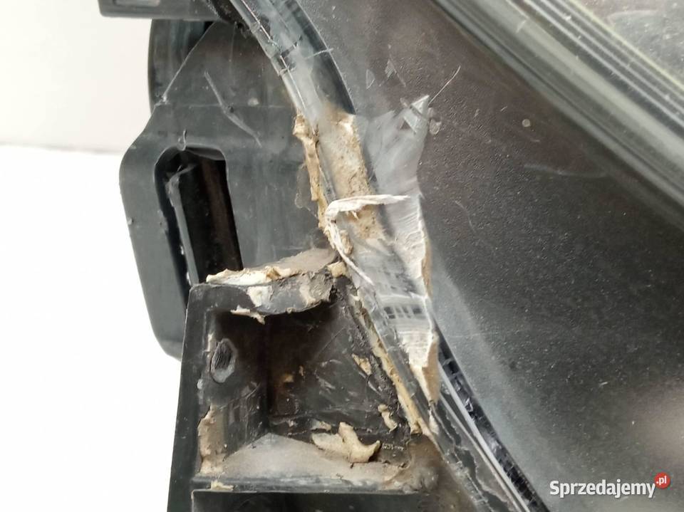 LAMPA PRZÓD PRAWA SOCZEWKA SKRĘTNA EUROPA