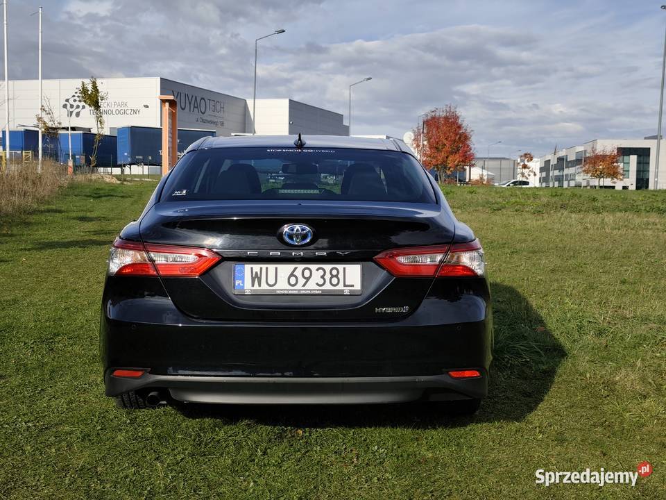 Toyota Camry Comfort Salon Serwis ASO Hybrid 218