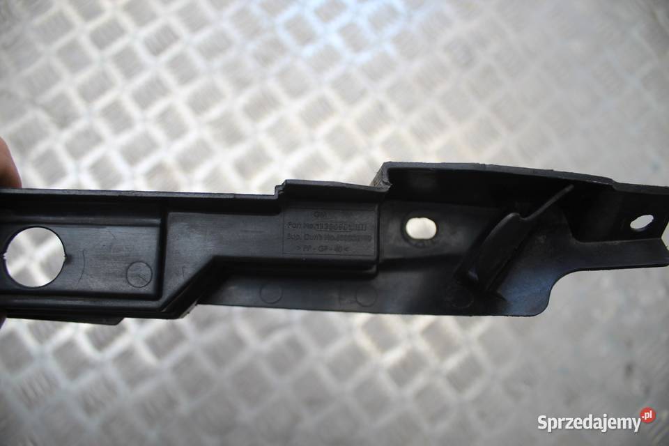 MOCOWANIE BŁOTNIKA PRAWY PRZÓD OPEL CORSA D