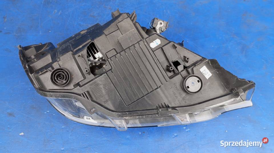 LAMPA REFLEKTOR LEWY PRZÓD EU BMW 4 F32 F33 F36 osobowe