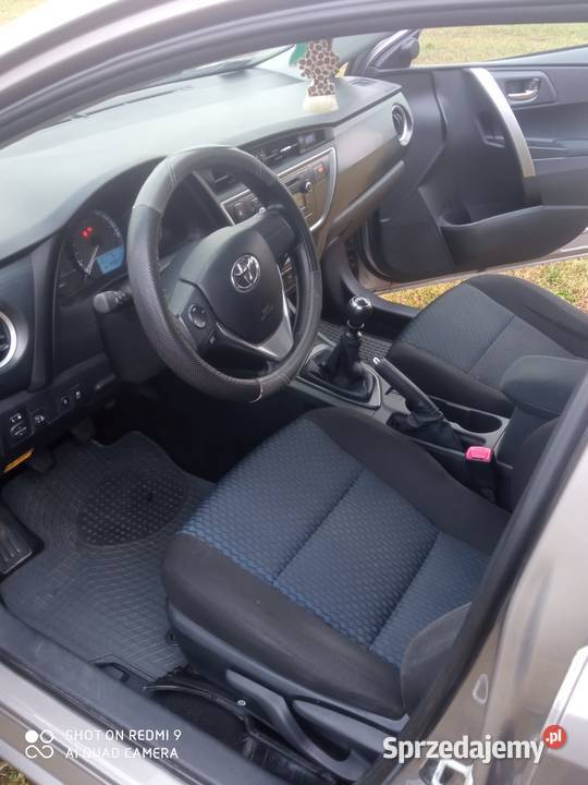 Toyota Auris Active 2013 gaz i hak sprzedam