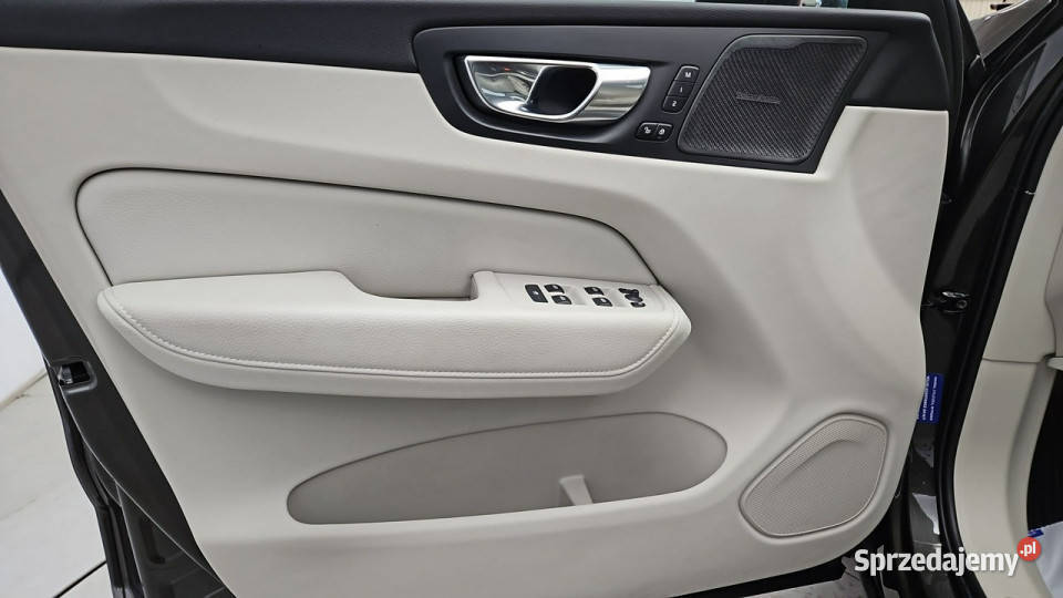Volvo XC 60 B5 B AWD Plus Bright aut Z Polskiego automatyczna Warszawa