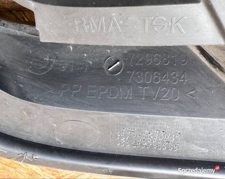 Środkowa kratka zderzaka przód BMW i3 I01 lift Części samochodowe wielkopolskie Międzychód